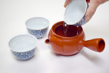 お茶を浸出する